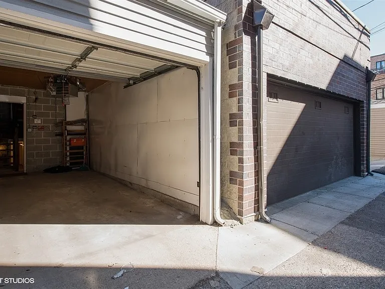 623 W Briar Pl #1 — Photo 13