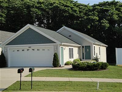 1st image of 3021 Village Ct #9
