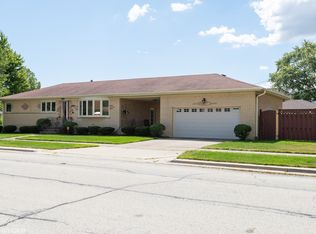 8840 Oriole Ave, Morton Grove, IL 60053