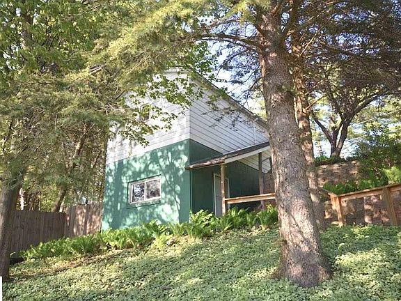 4th image of 4851 Lake St