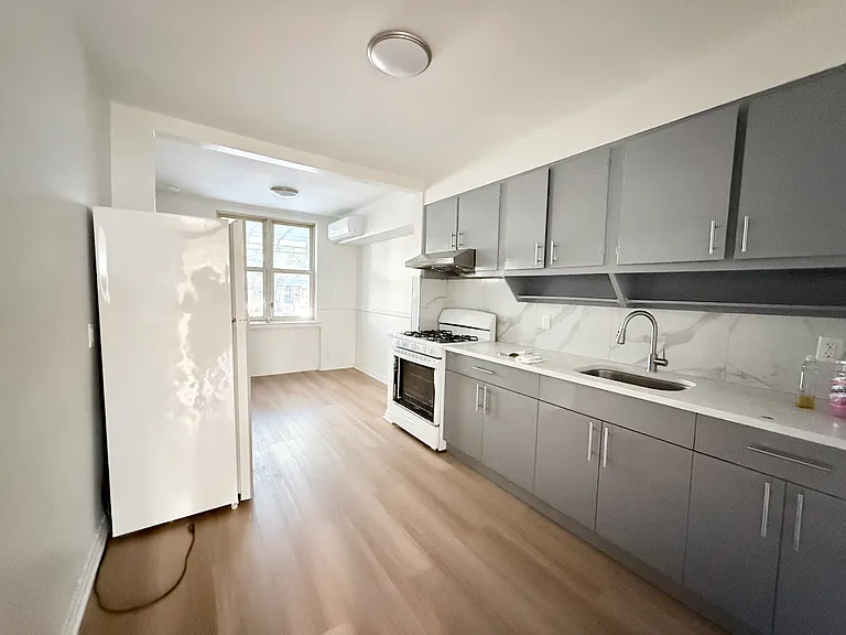 238 Bay 22 St #2 — Photo 3