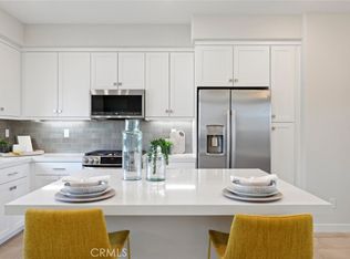 1657 W Lincoln Ave UNIT 102, Anaheim, CA