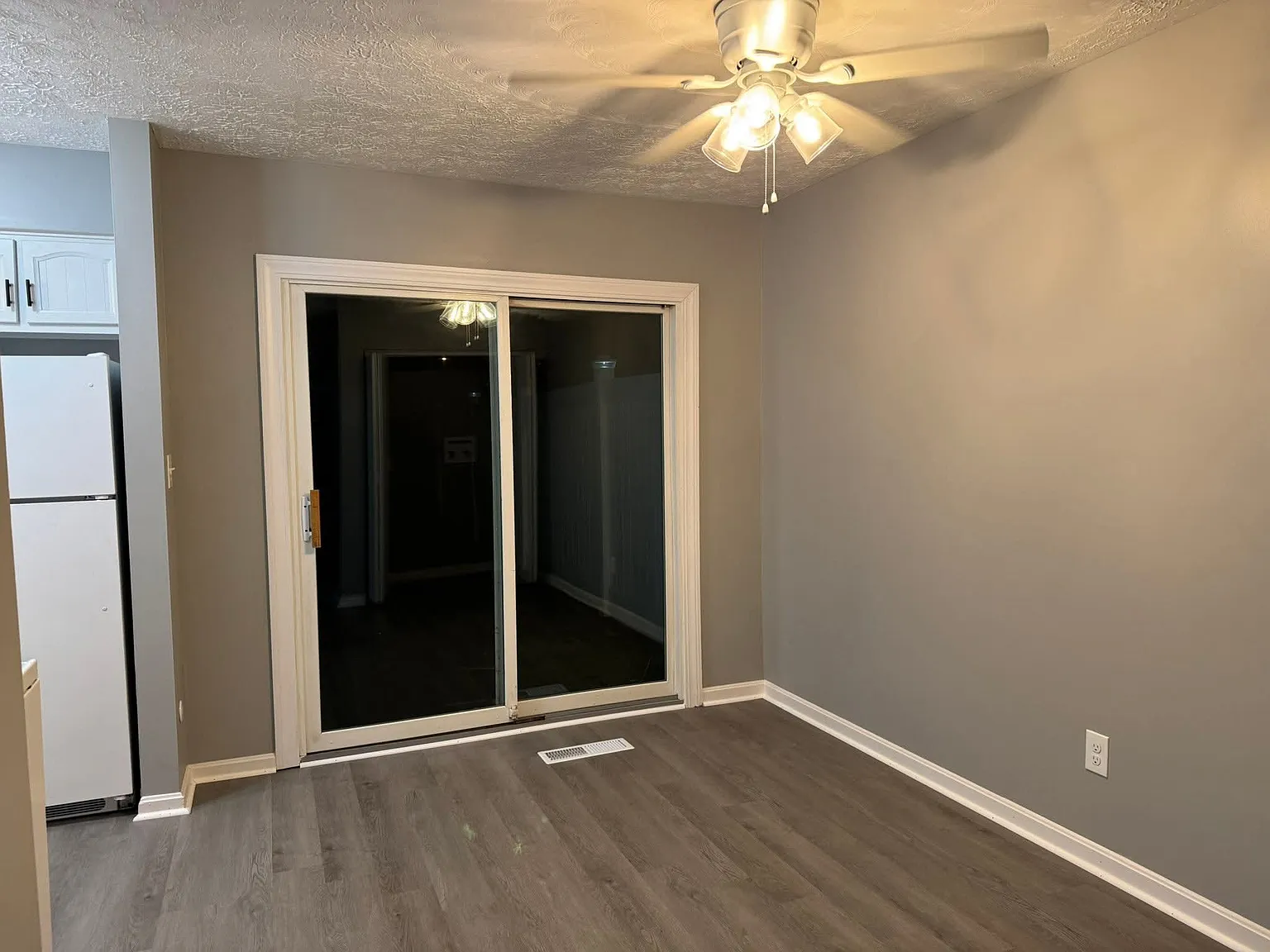 2 bed, 1.5 bath, $1,050 — Photo 4