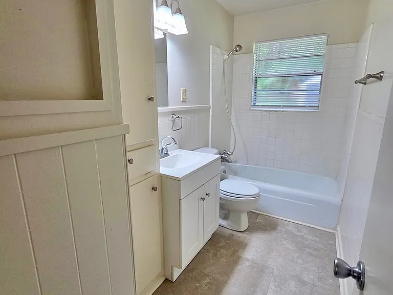 204 E Tuttle Rd — Photo 6