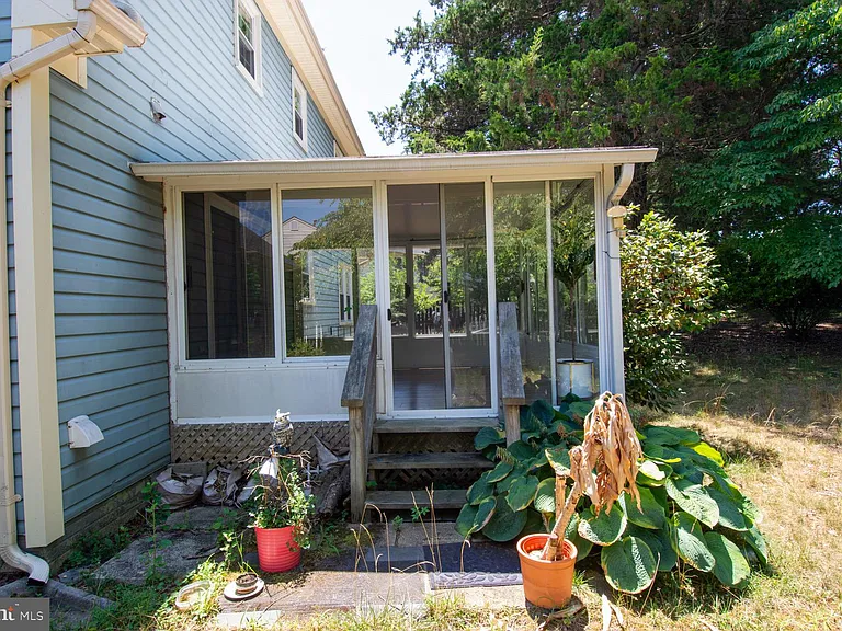 11940 Galaxy Ln — Photo 7