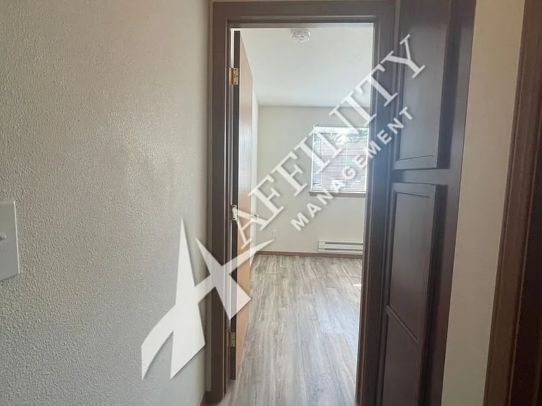 Rainier Vista — Photo 8