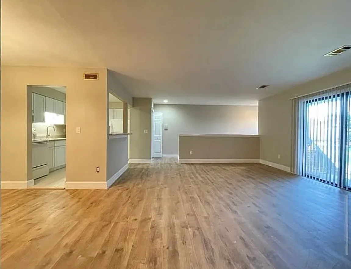 2 bed, 1100 sqft, $1,550 — Photo 1