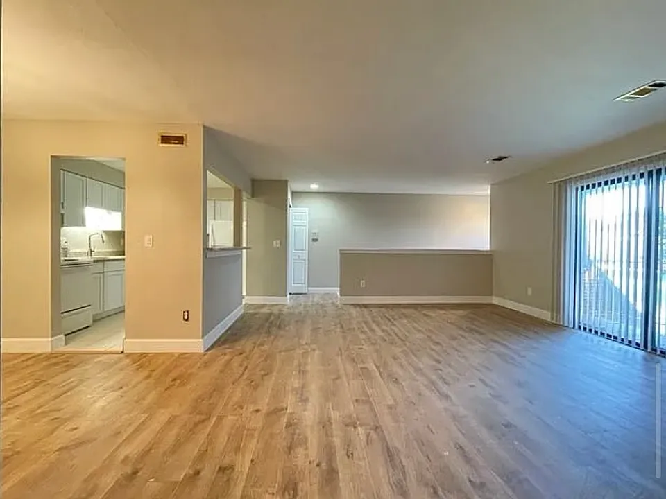 23777 Village House Dr S