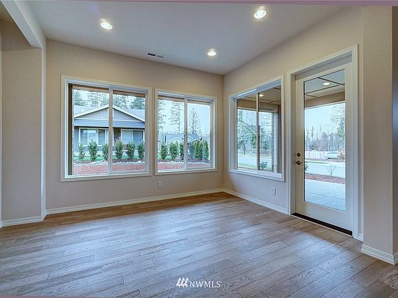 4th image of 14308 189th Street E