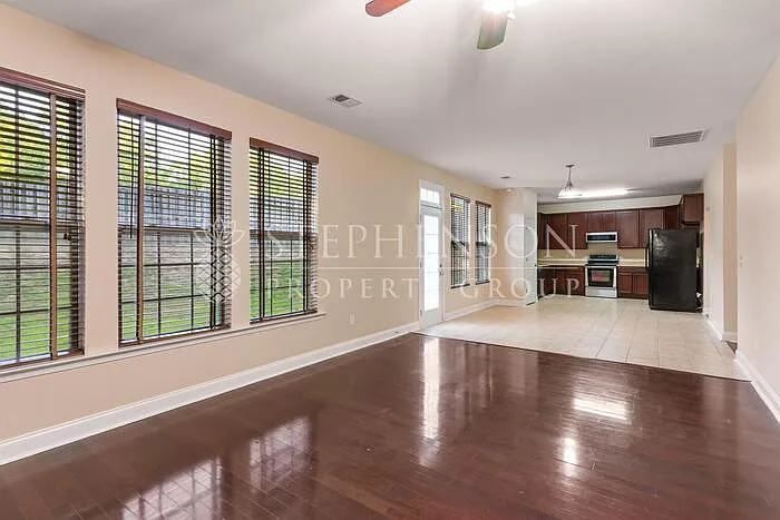 405 Abbeydale Way — Photo 15