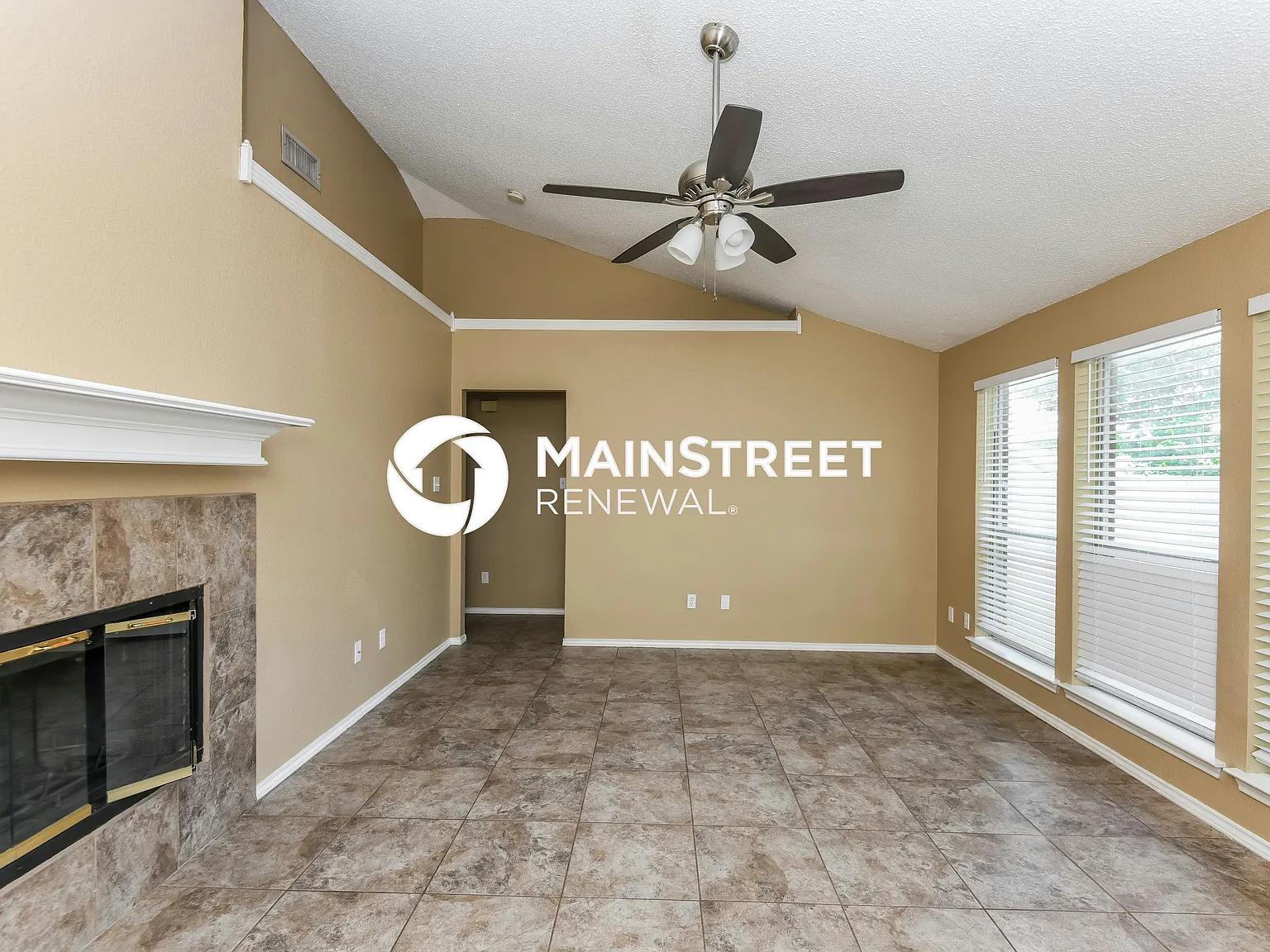 1833 Cedar Tree Dr — Photo 3