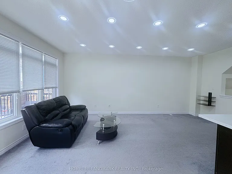 29 Sharbot Ln — Photo 6