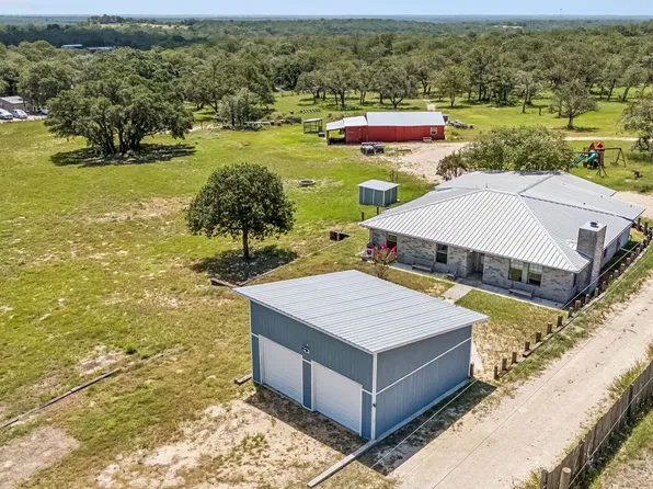661 HICKORY FORREST DR, Seguin, TX 78155