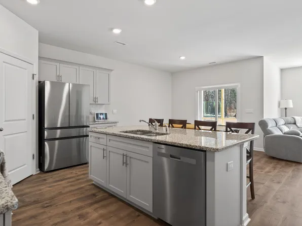 35 Hickory Hollow Cir, Youngsville, NC 27596