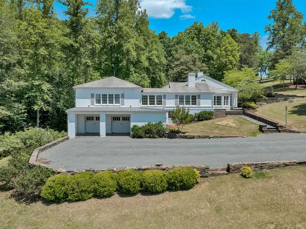 260 Peaceful Valley Ln, Rocky Mount, VA 24151