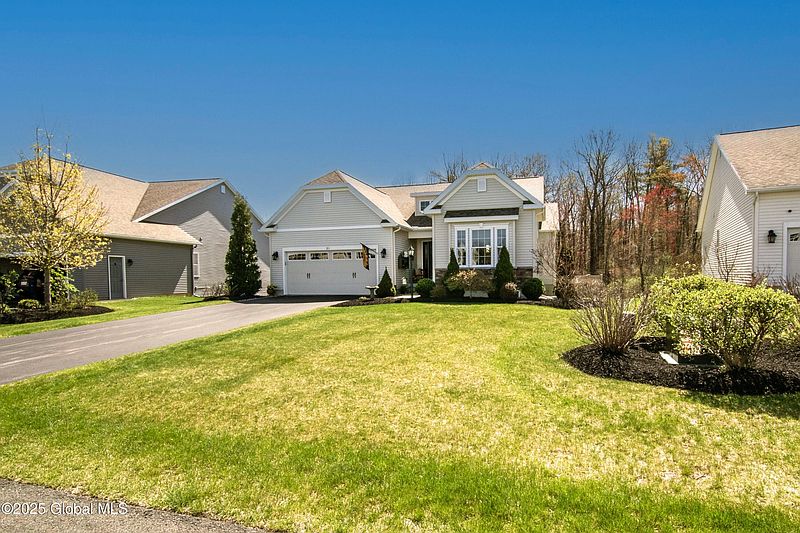 2nd image of 31 Somerset Drive