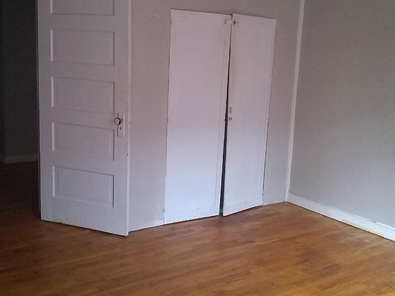 4th image of 3146 Regent St