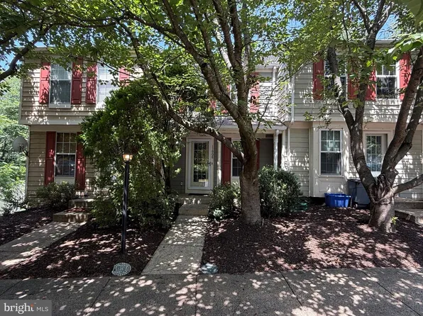 11908 Fieldthorn Ct, Reston, VA 20194