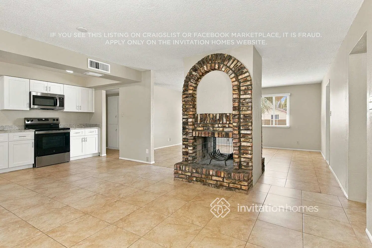 5958 W Hazelwood St Phoenix, AZ 85033 — Photo 4