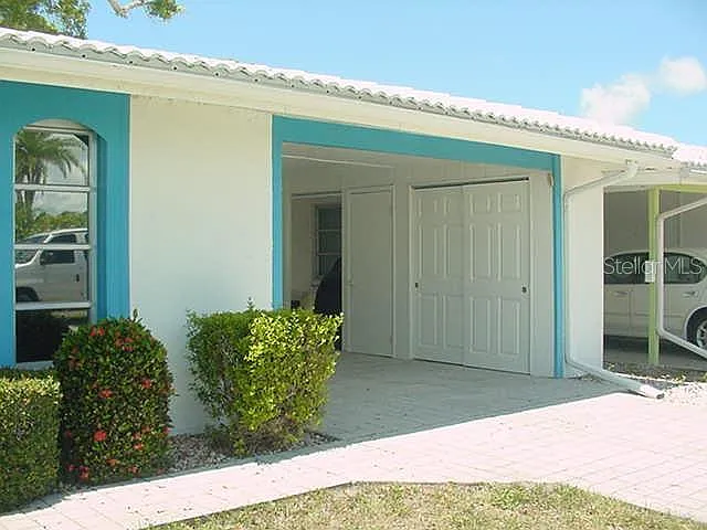 2 bed, 2.0 bath, 1311 sqft, $1,800 — Photo 2