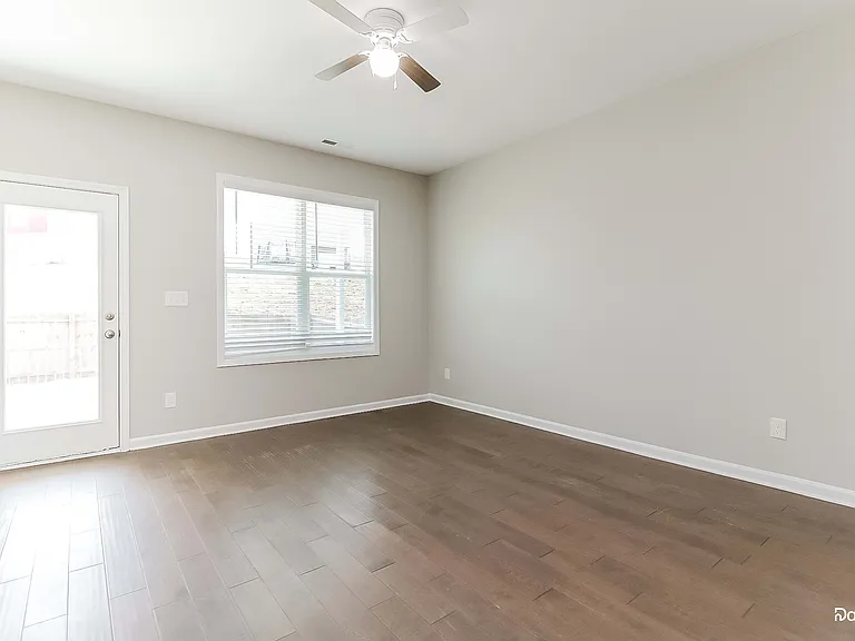 147 Forsyth Pkwy — Photo 6