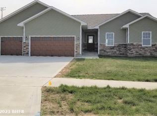 1504 NE 2nd St, Stuart, IA 50250