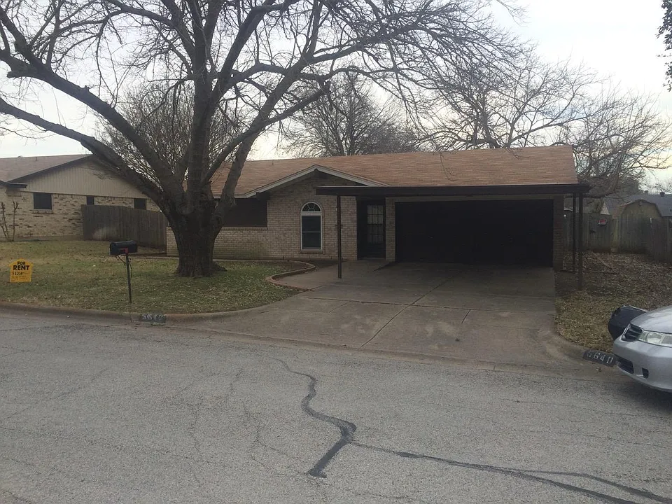 5640 Macneill Dr