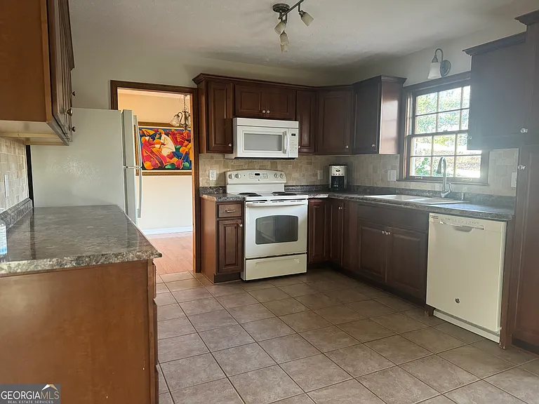 345 Caldwell Cir — Photo 38