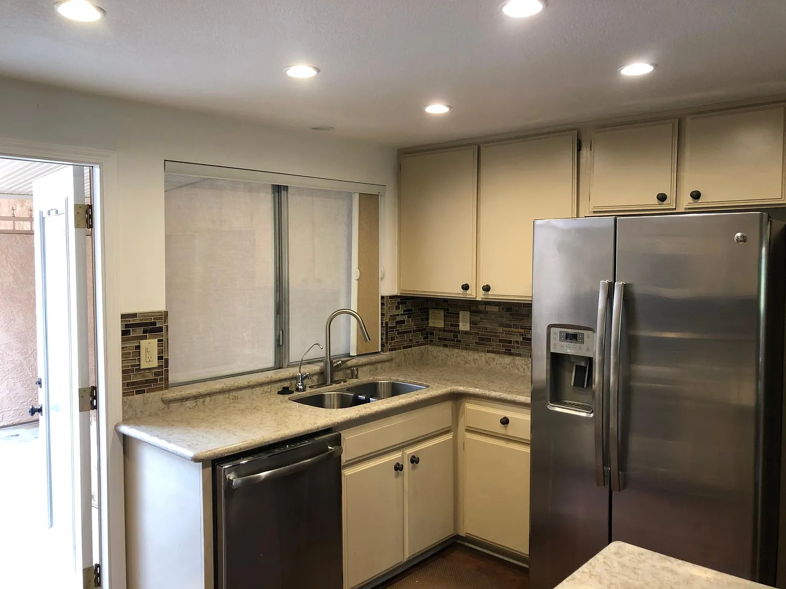 49213 Taylor St — Photo 3