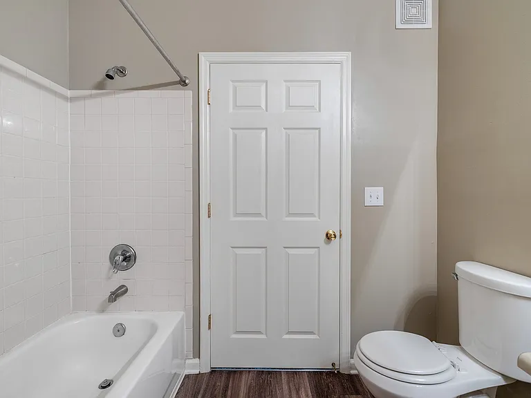 Two Bedroom - 2 Bed / 1 Bath - 977 Sq.Ft.