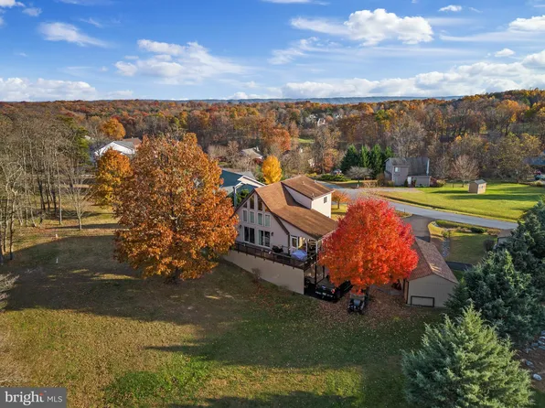 31 Nokomis Trl, Hedgesville, WV 25427