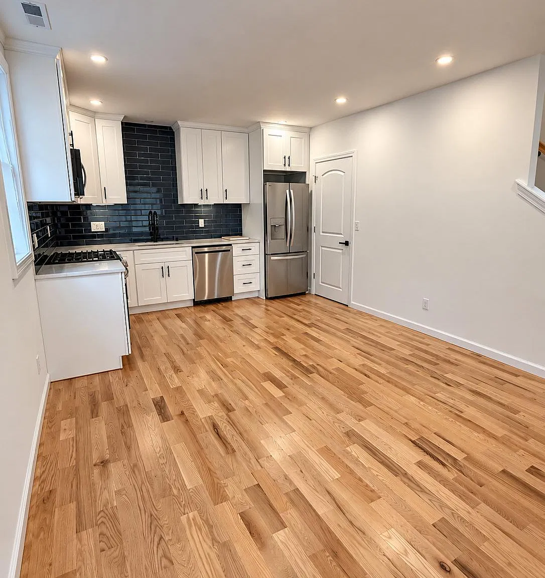 2 bed, 2.0 bath, 1200 sqft, $2,800 — Photo 3