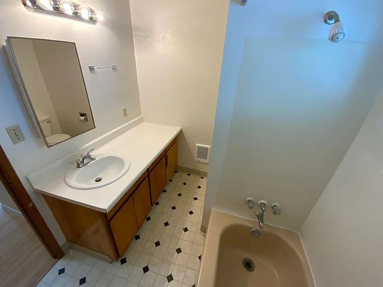 804 Cedar St #D — Photo 8