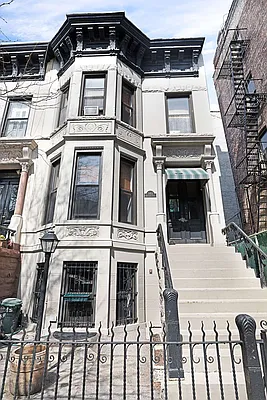 Rented by Compass | media 9