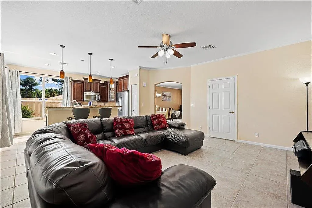 4168 Lake Tahoe Cir — Photo 3