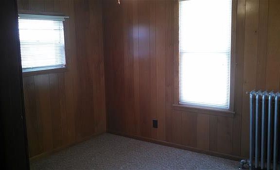4th image of 916 Woodland Ave