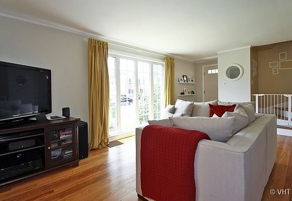 2nd image of 5537 N Olcott Ave