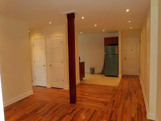 Rented by Vassiliou Group | media 4