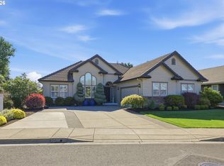 478 Pebble Beach Dr, Creswell, OR 97426