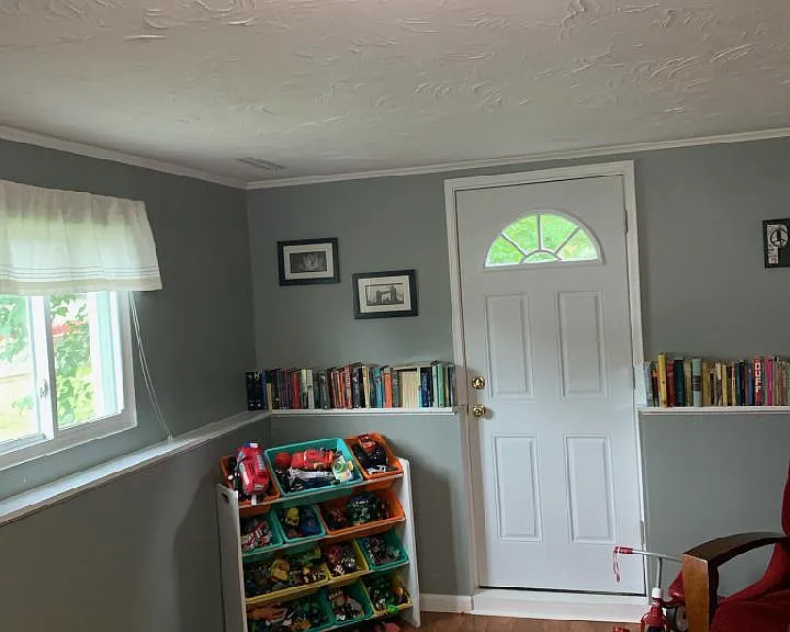 108 Amsden Dr — Photo 3