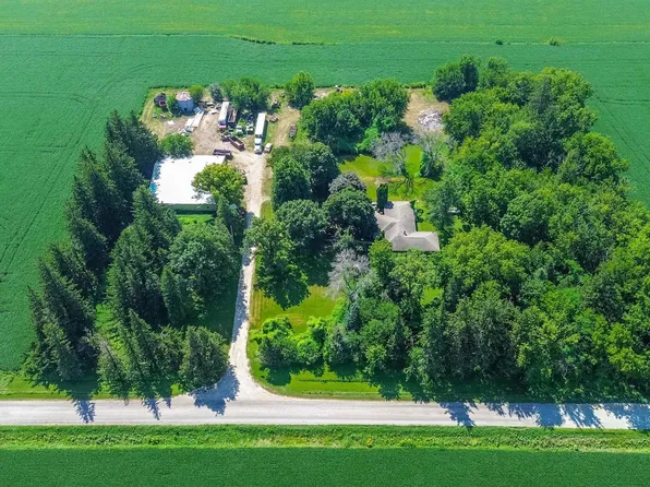 13726 230th St, Eldora, IA 50627