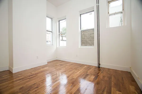 Rented by Nooklyn NYC LLC | media 21