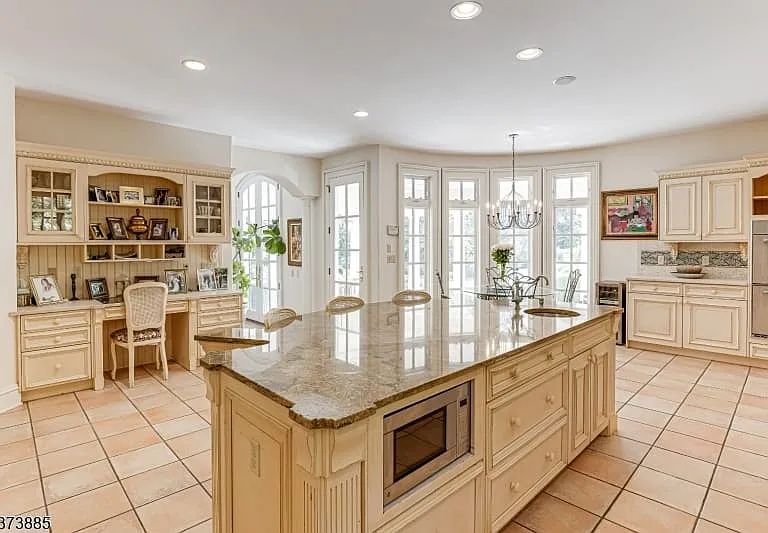 21 Stoningham Dr — Photo 11