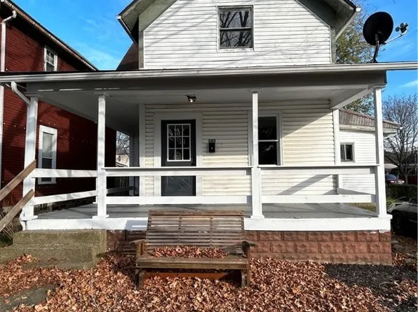 505 S College St, Newcomerstown, OH 43832