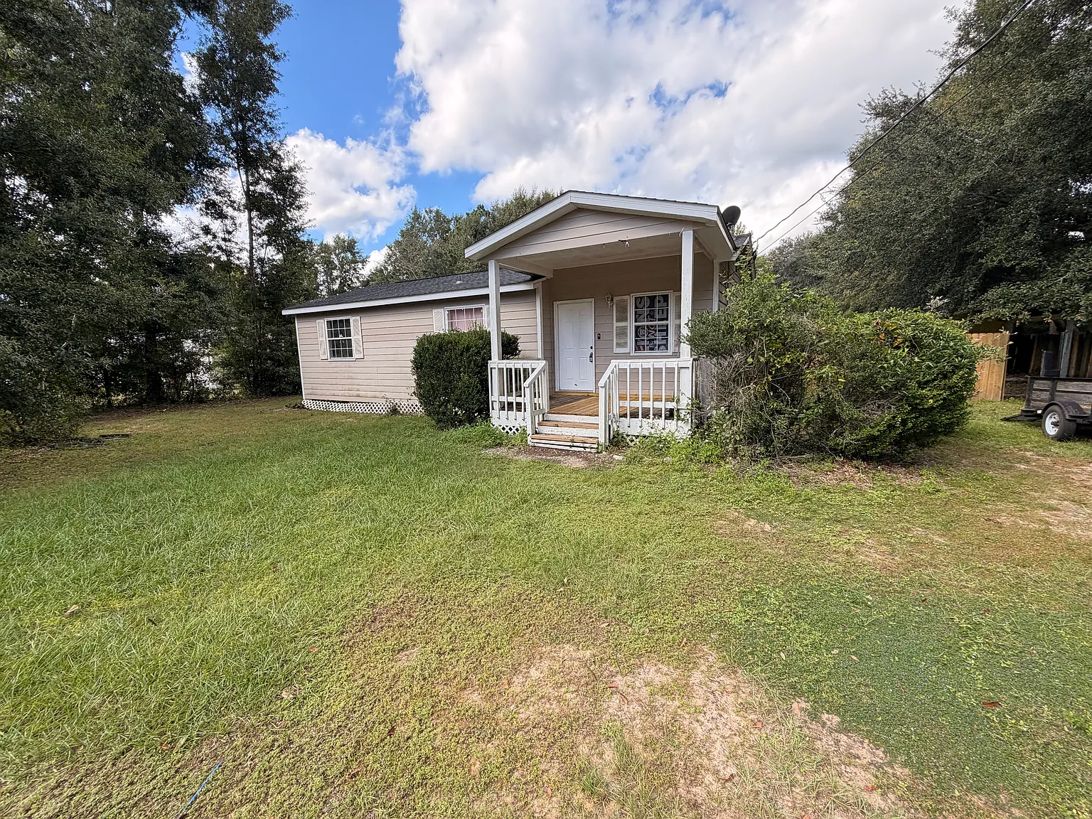 3 bed, 1000 sqft, $1,600 — Photo 1