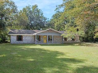 530 Lawrence Ln, Sour Lake, TX 77659