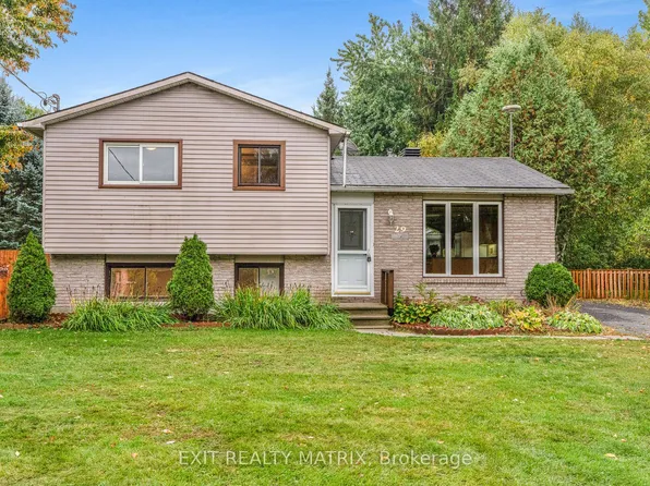 29 Louise Cres, Russell, ON K0A 1W0