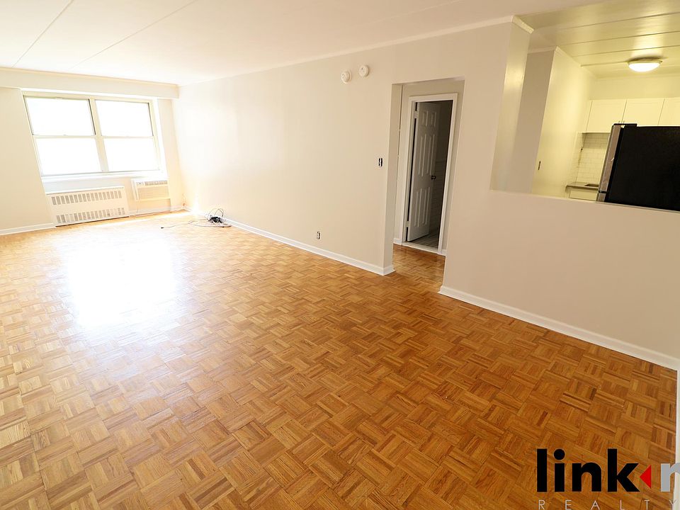 1st image of 30 Park Ave APT 2R