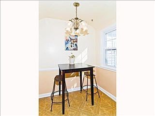 5th image of 5425 Rosslyn Ave