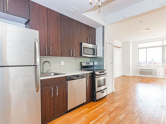 2nd image of 186 Noll St #2L